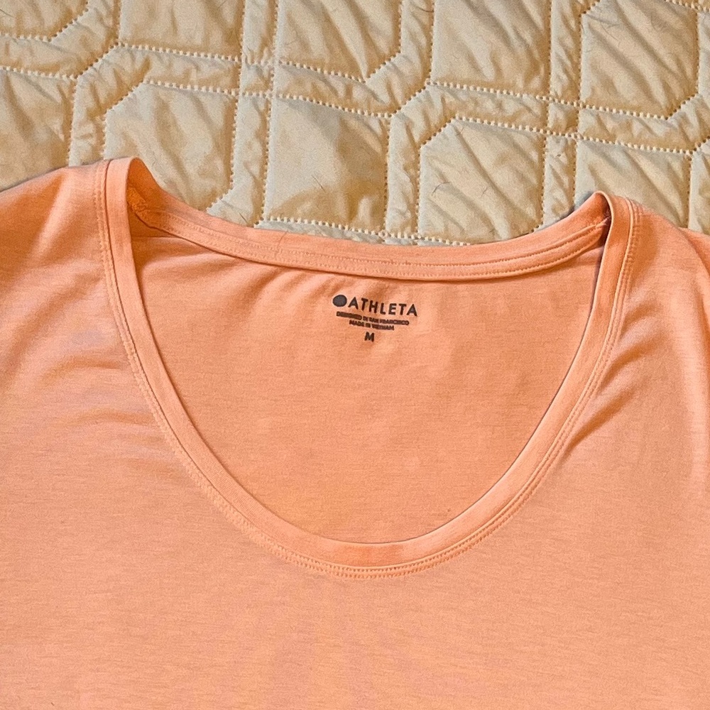 ⭐️3/$30 or 6/$50! Athleta Orange Fitted Short Sleeve Tee